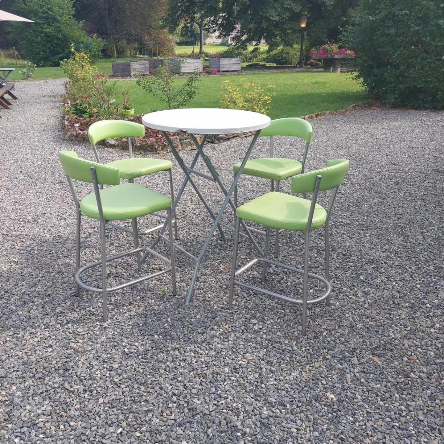 Au Doux Chardon Bed & Breakfast *